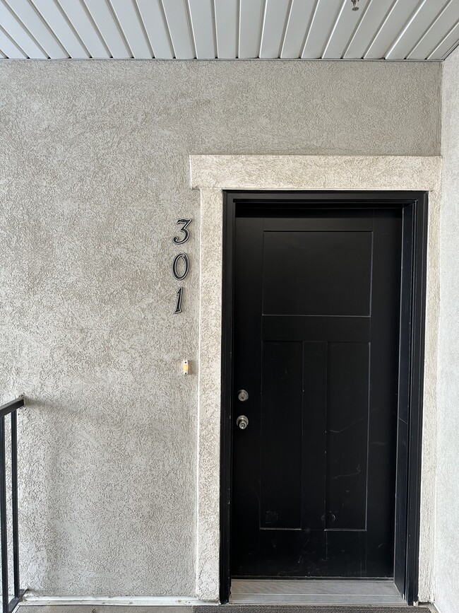 Building Photo - 14637 S McKellen Dr Unit 301 Rental