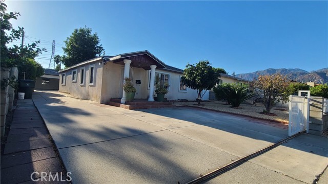 Photo - 425 Santa Paula Ave House