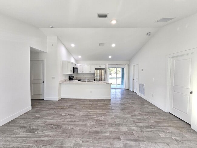 Photo - 2447 NW 5th St