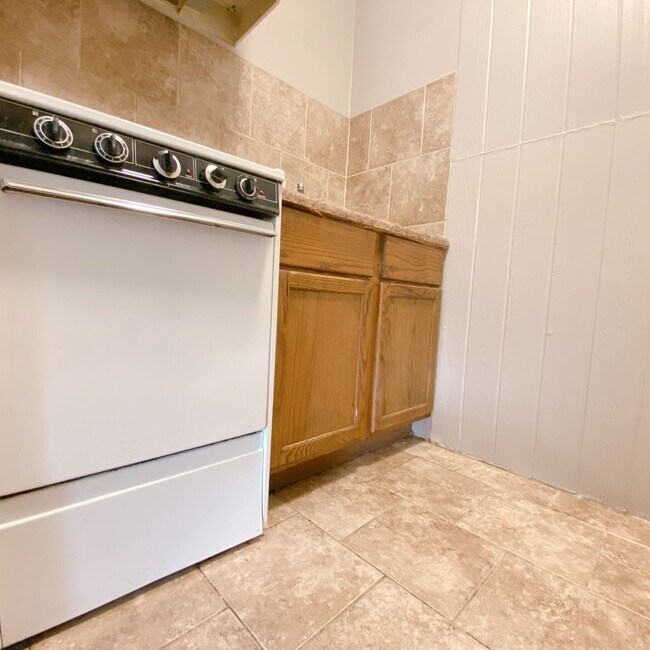 Photo - 4815 Ames Ave