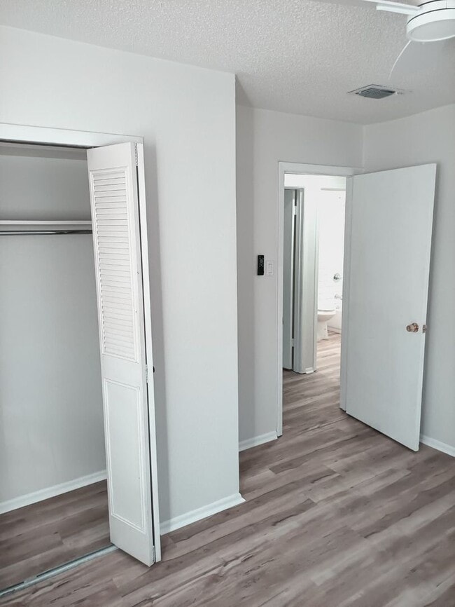 Photo - Well-Maintained Home with Modern Features in Prime Live Oak Location