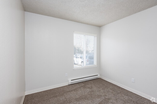2BD, 1BA - 796-812SF
