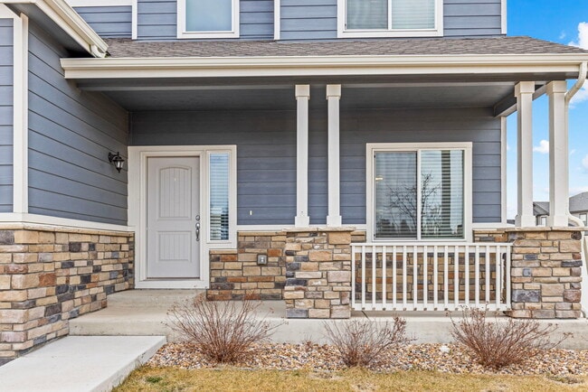 Photo - 1661 Northcroft Dr