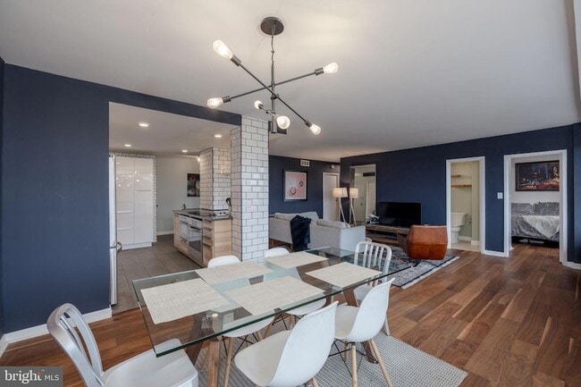 Photo - 5500 Holmes Run Pkwy Unit 1005