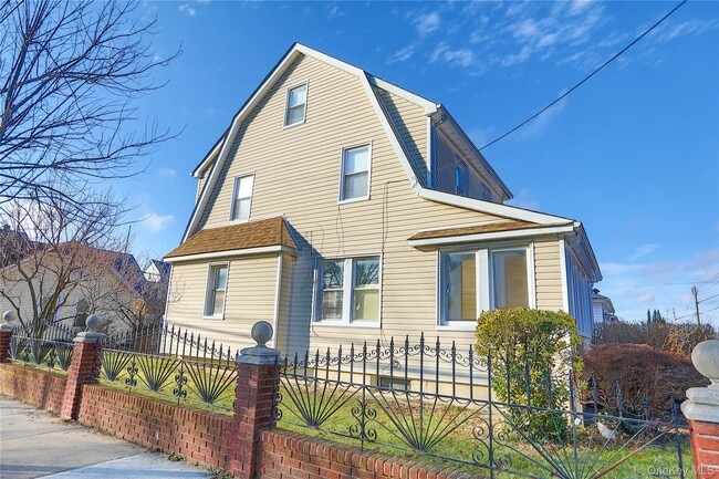 Photo - 216-64 113th Dr