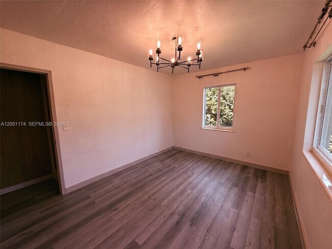Photo - 545 NE 111th St