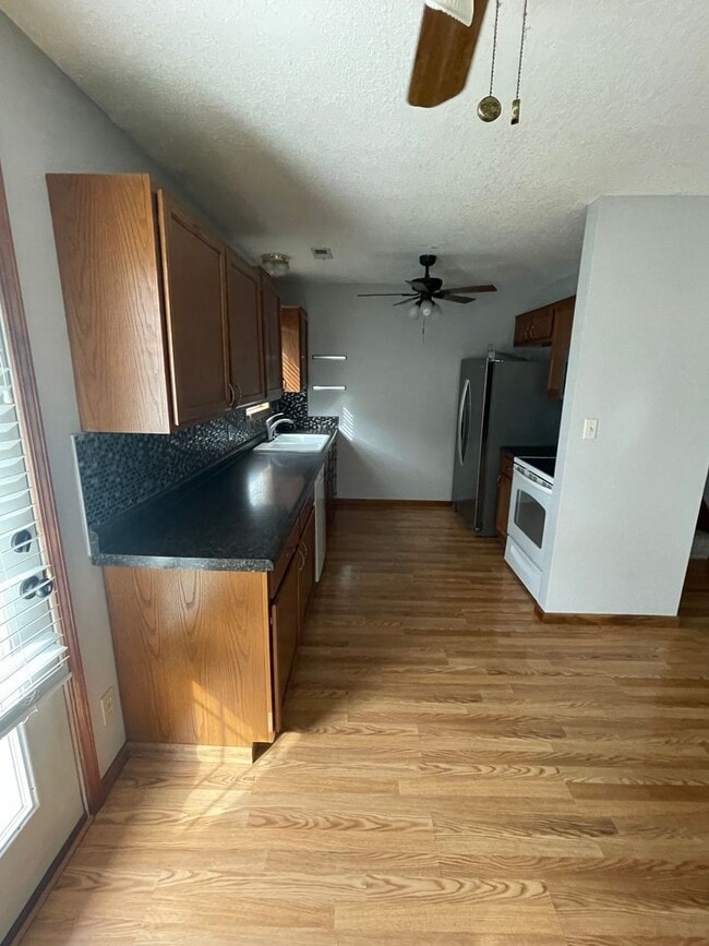 Photo - Updated 4 bedroom 2 bath duplex near 37th & Gage
