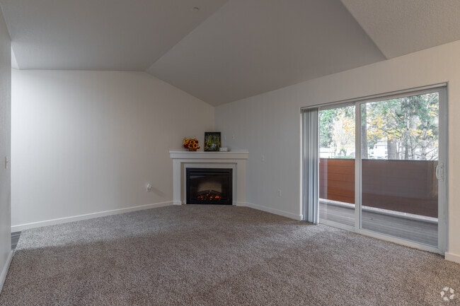 3BR, 2BA - 1,018SF - Living Room
