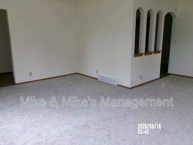 Photo - 18620 Midland Pl