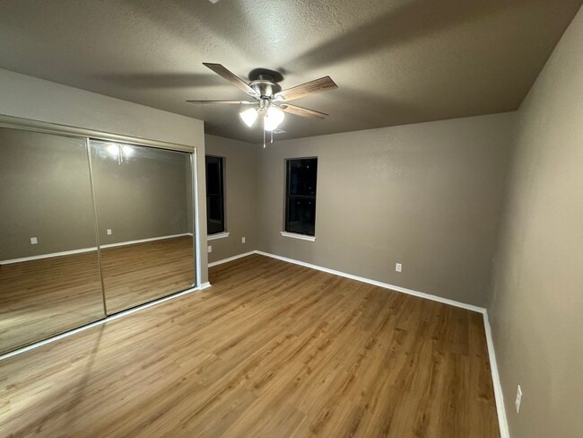 Photo - 722 Stonecroft Cir