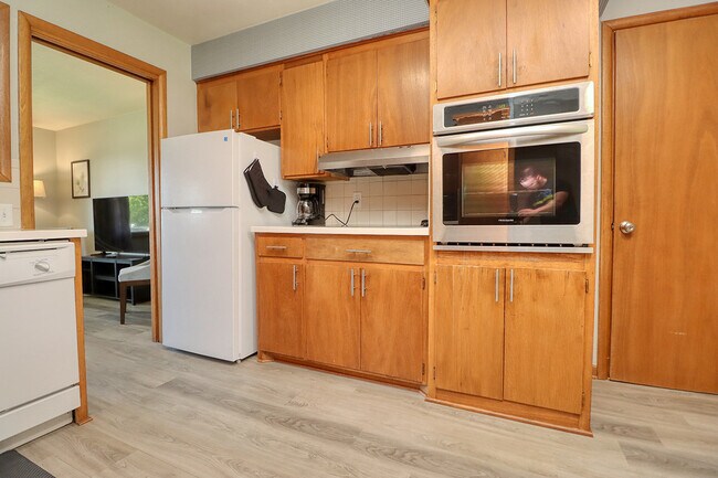 Photo - 4620 Van Dorn St