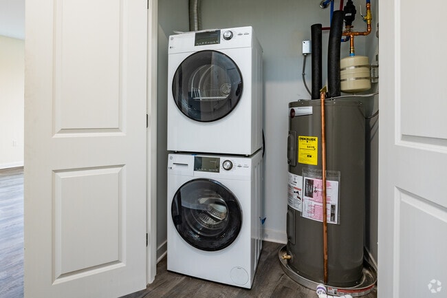 2BR, 1 BA