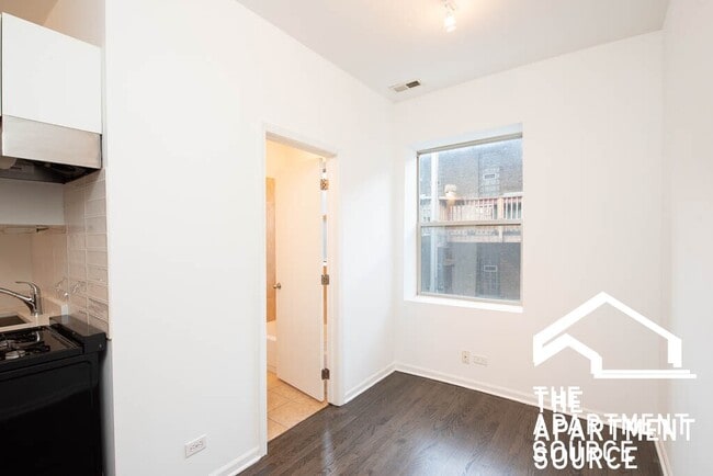 Photo - 5054 N Winthrop Ave Unit 406