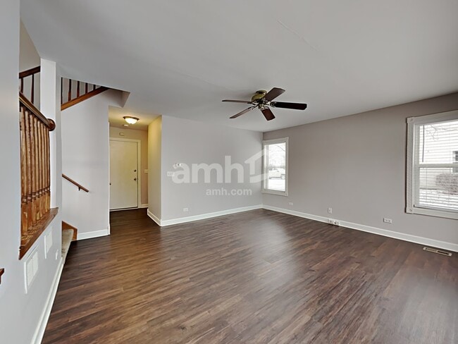 Photo - 571 Jenna Dr