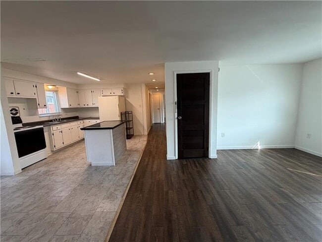 Photo - 2000 McMinn St