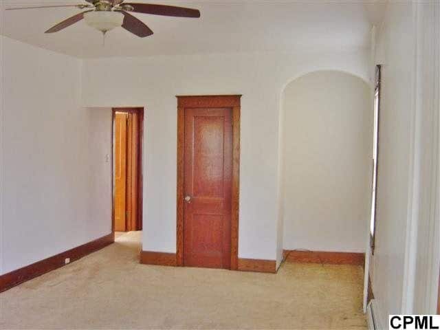 Photo - 613 N Chestnut St