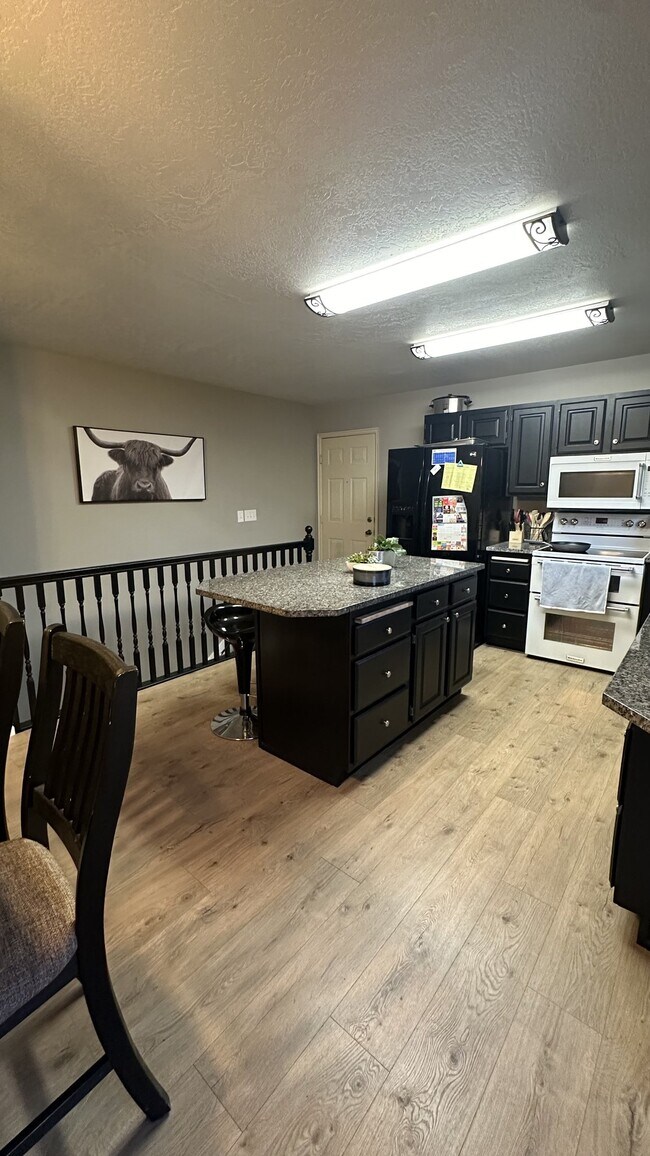 Photo - 780 E 1150 N