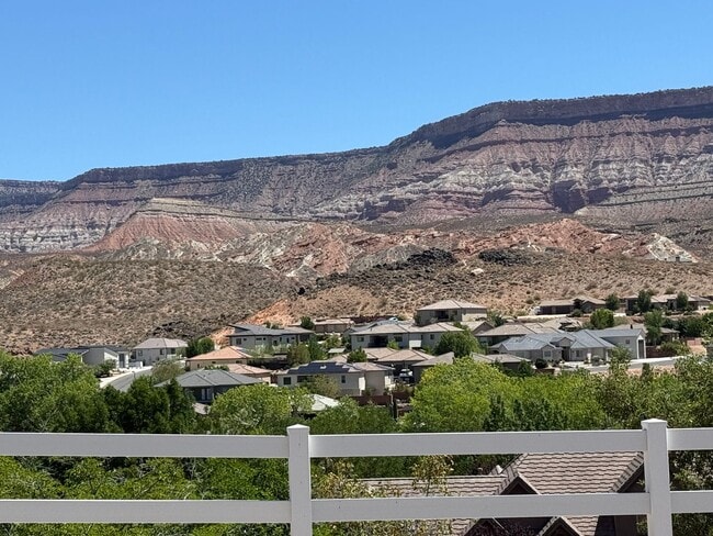Building Photo - VIEWS in Toquerville Four Bedroom Rental