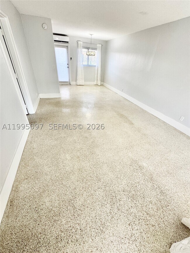 Photo - 1601 SE 15th St Unit 1B
