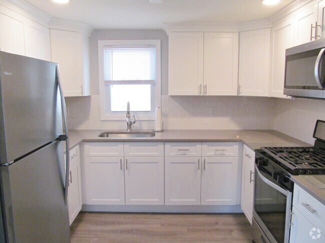 Building Photo - 11 Meehan Ave Unit 2 Rental