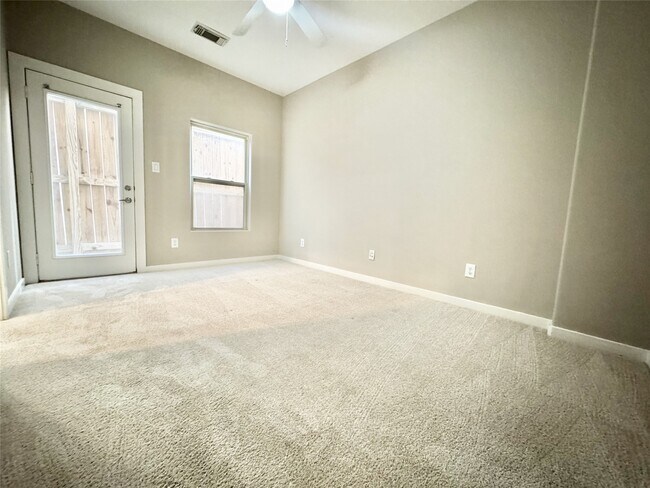 Photo - 1515 Birdsall St Unidad B