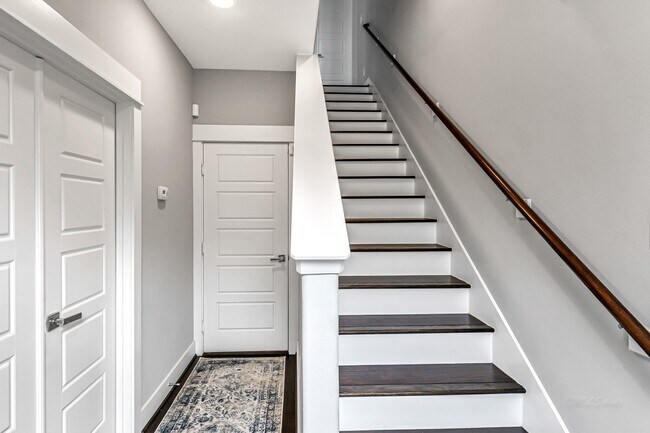 Photo - 3105 Gillespie St