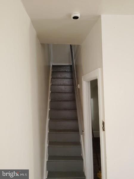 Photo - 5045 Tacoma St