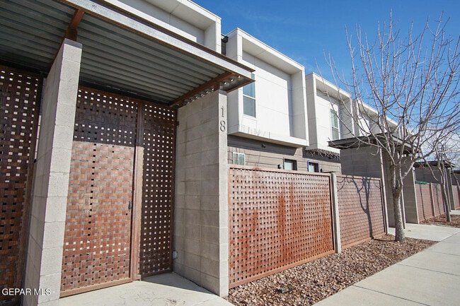 Photo - 6262 Woodrow Bean Transmountain Unidad 18