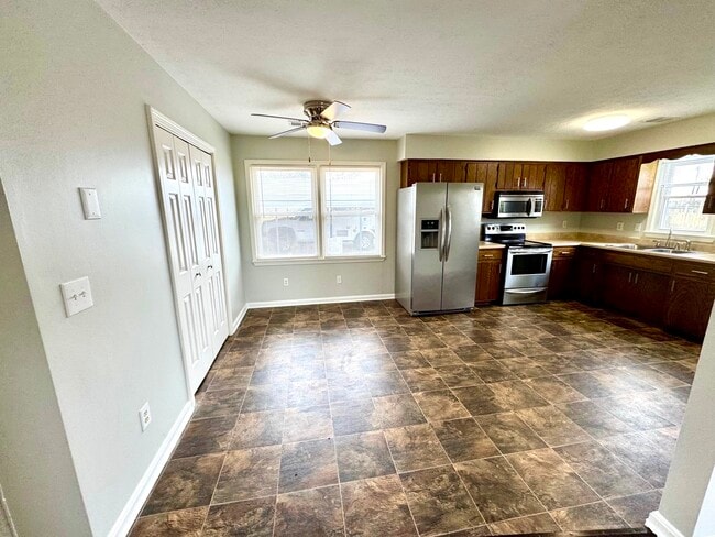 Photo - 185 Stonehouse Rd