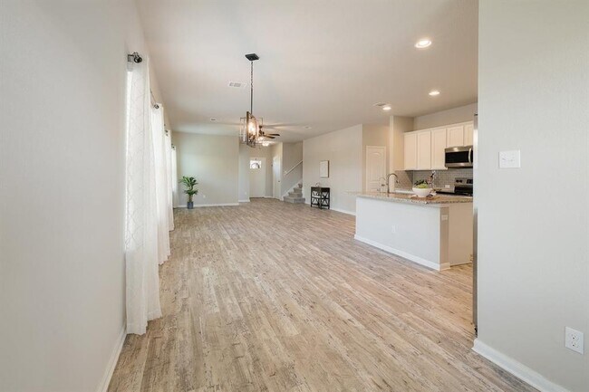 Photo - 460 Galway Bay Ln