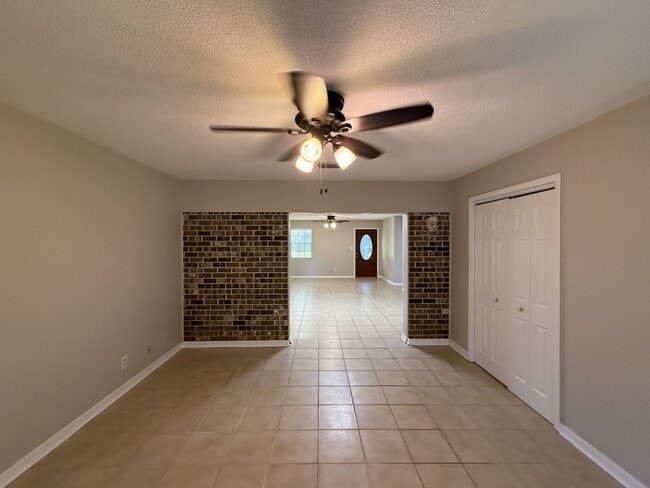 Photo - Well maintained 3 bedroom 2 bath home avai...