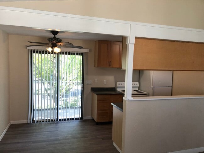 Photo - 2524 Winchester Dr Unidad #4