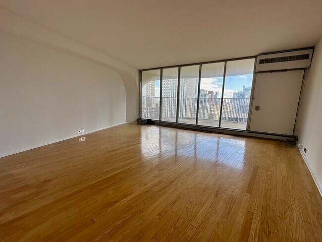 Photo - 300 N State St Unit 3734
