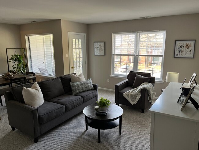 Building Photo - 1604 Diamond Drive Unit Diamond Drive