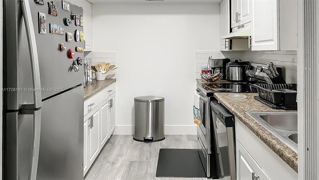 Photo - 1060 Crystal Lake Dr Unit #304