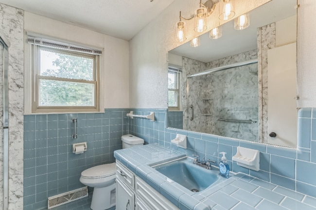 Photo - 2265 Wildwood Dr