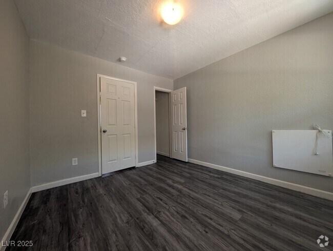Building Photo - 319 N 11th St Unit B Rental