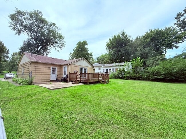 Photo - 9812 E Linwood Blvd