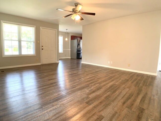 Photo - 355 Broadmore Dr