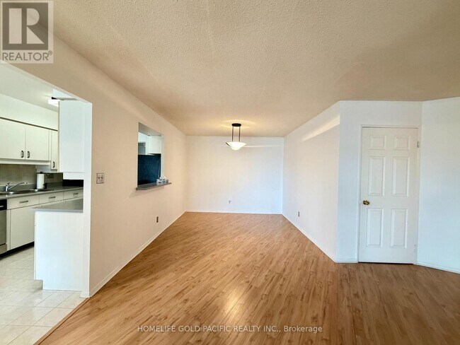 Photo - 175 Bamburgh Cir Unit 1613
