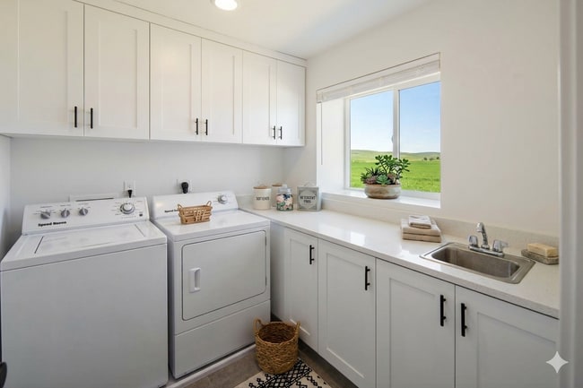 Photo - 465 W 490 N