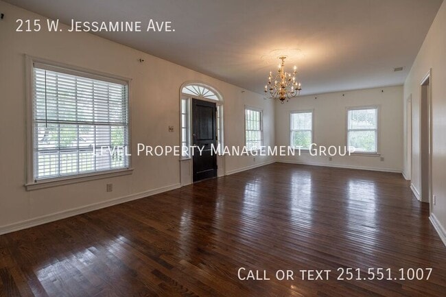 Photo - 215 W Jessamine Ave