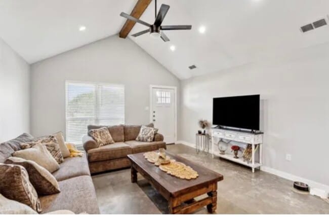 Photo - 2314 Creekview Dr