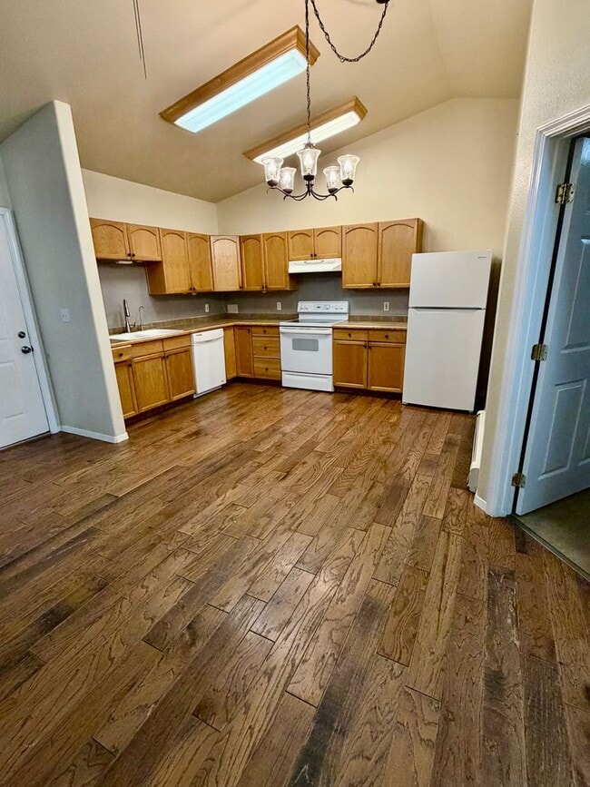 Photo - 2361 Badger Rd Unidad Apt C