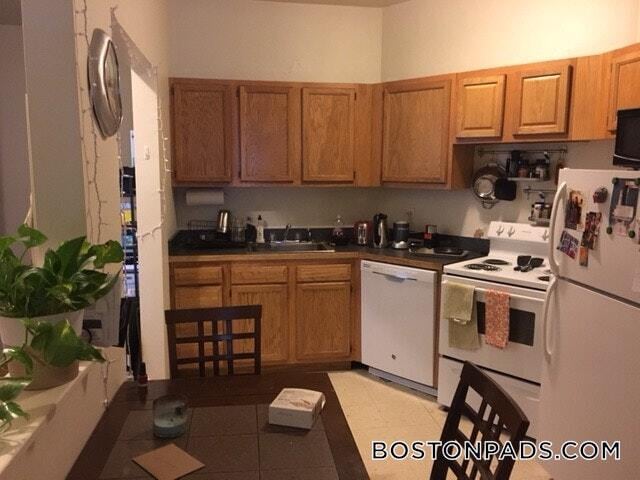 Photo - 1589 Beacon St Unidad 3