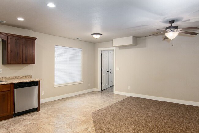 Photo - Spacious 3 Bed, 2 Bath Home in Pleasant Gr...