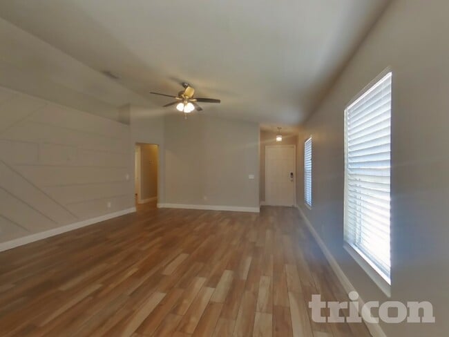 Photo - 10123 41st Ct E