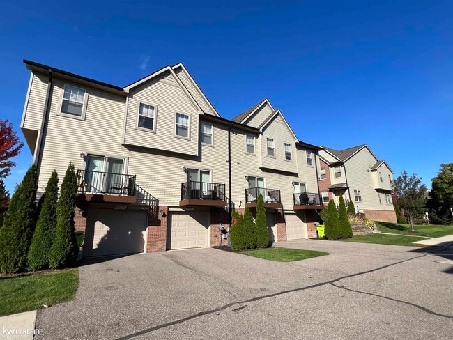 Building Photo - 45714 Utica Park Blvd Rental