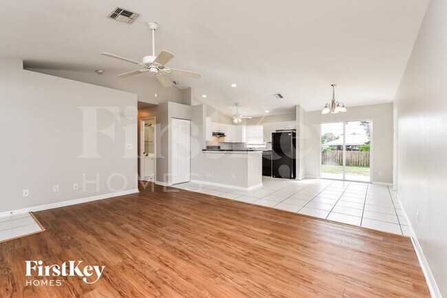 Photo - 19039 Coconut Rd