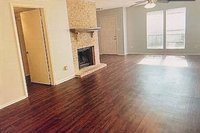 Photo - 2 Bedroom, 2.5 Bath, 2 Car Garage Townhouse!